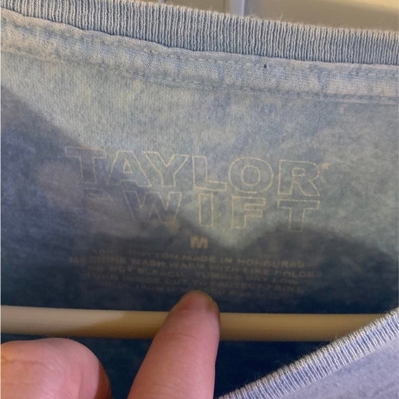 Taylor swift shirt - Picture 2 of 4